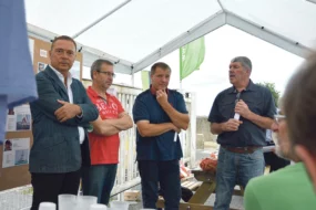 De gauche à droite : Thierry Simelière, maire de Saint-Quay-Portrieux, Loïc Raoult, président de la communauté de commune du Sud Goëlo, Gilbert Brouder, président de l’UCPT et Gérard Le Meur, président du syndicat de défense du coco de Paimpol.