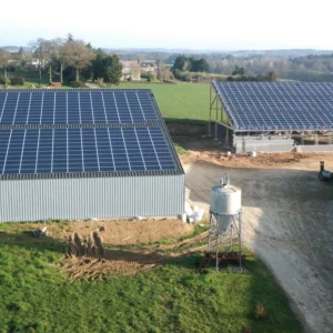 L’installation photovoltaïque d’une puissance totale de 249 kW est répartie sur les deux bâtiments neufs.