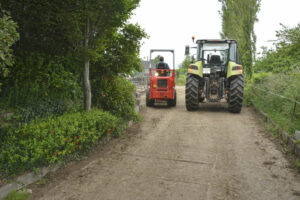 Petit gabarit comparé au tracteur...