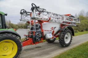 vehicule-agricole-produits-phytosanitaires