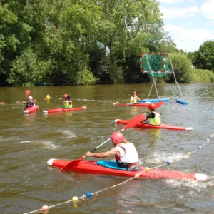 Des démonstrations de kayak polo… rafraîchissantes