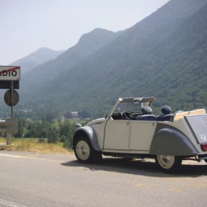 La 2CV cabriolet fabriquée par Jean-Claude