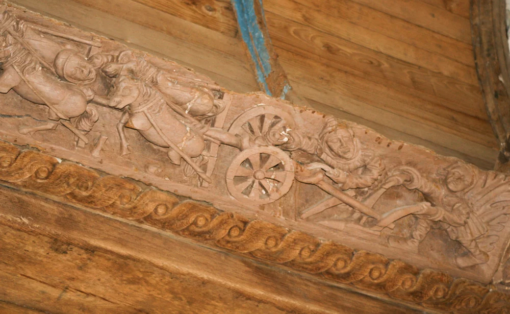 chapelle-sainte-marie-du-menez-hom-sculpture-sabliere-charpente - Illustration Les sablières sculptées des charpentes bretonnes