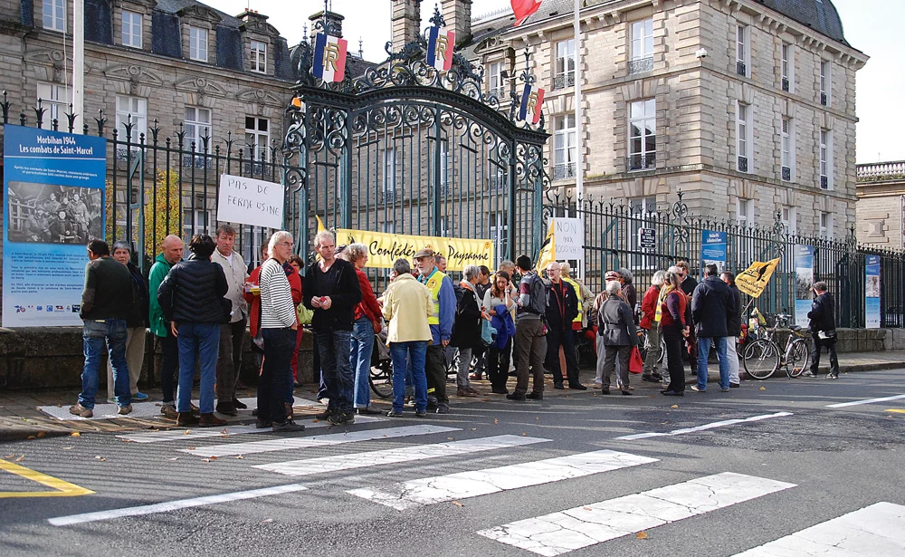 confederation-paysanne-prefecture-vannes-soutient-syndicat - Illustration Le Syndicat s’inquiète de l’avenir des élevages laitiers