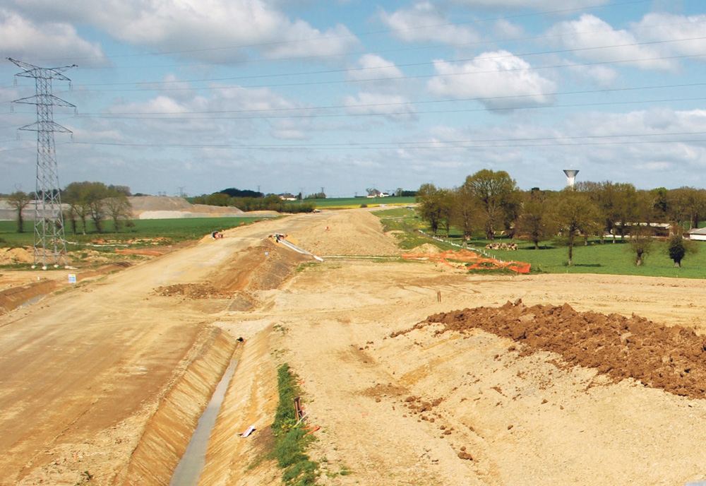 ligne-grande-vitesse-lgv-passerelle-echange - Illustration LGV : les échanges de parcelles s’effectueront fin 2014