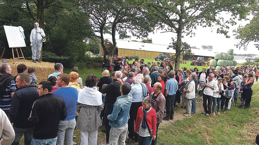 paroles-d-agriculteurs-plougras - Illustration De nombreuses oreilles ont écouté Paroles d’agriculteurs