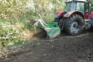 demonstration-broyeur-forestier-syndicat-miste-tregor