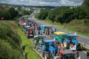 manif-agricole-tracteur-3-aout-paris