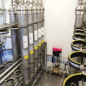 Après son passage dans plusieurs filtres à membranes, le biogaz est devenu du biométhane
