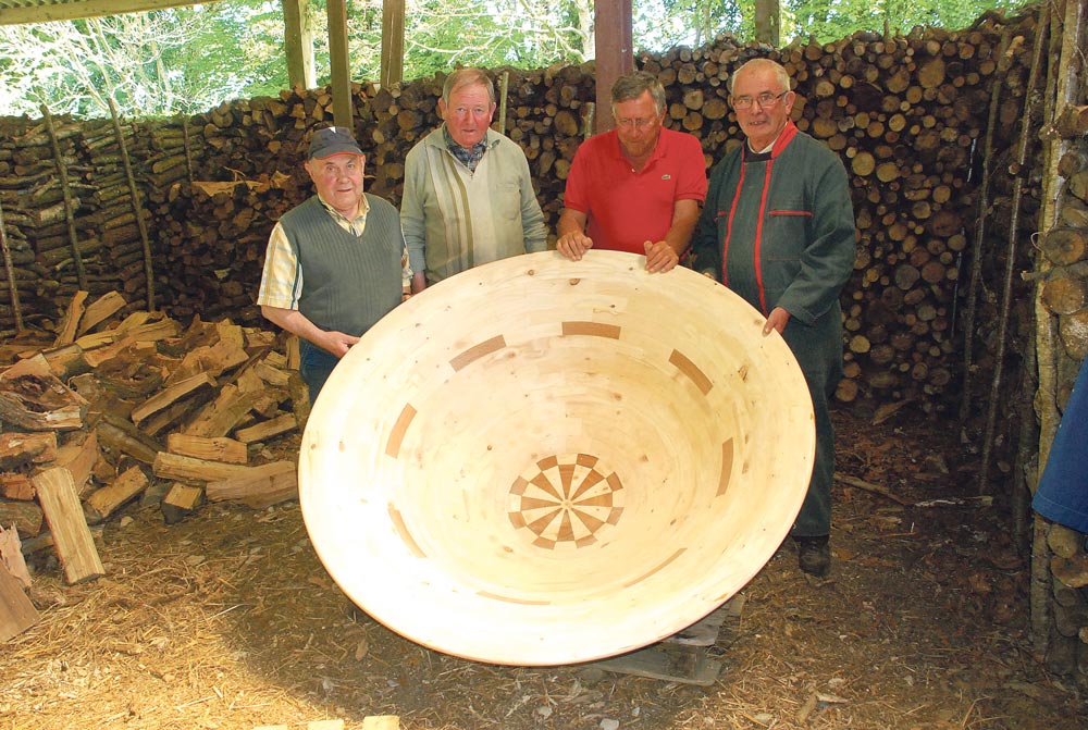bois-tourneur-association-membre-passionne-finistere - Illustration Des tourneurs au grand tour