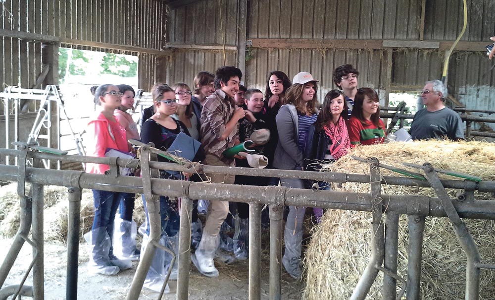 metier-ferme-agriculteur-collegien-orientation-professionnelle-plouneour-lanvern - Illustration Forum des métiers à la ferme