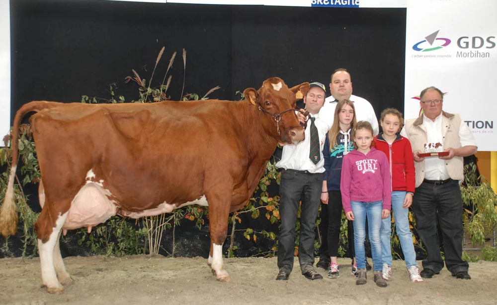 Ardèche, une fille de Origin x Lamanu, remporte le prix de Grande championne - Illustration 25 000 visiteurs au salon Ohhh la vache !