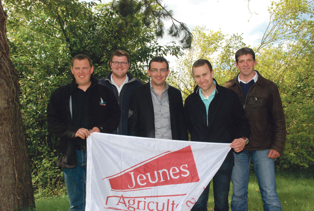 jeune-agriculteur-op-aop-association-organisation-producteur-viande-porc-volaille-bovine-francaise - Illustration Une nouvelle équipe aux Jeunes Agriculteurs