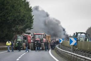 blocage-rn12-guingamp-63