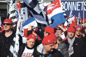 bonnet-rouge-transport-ecotaxe-bretagne-revendication-manifestation