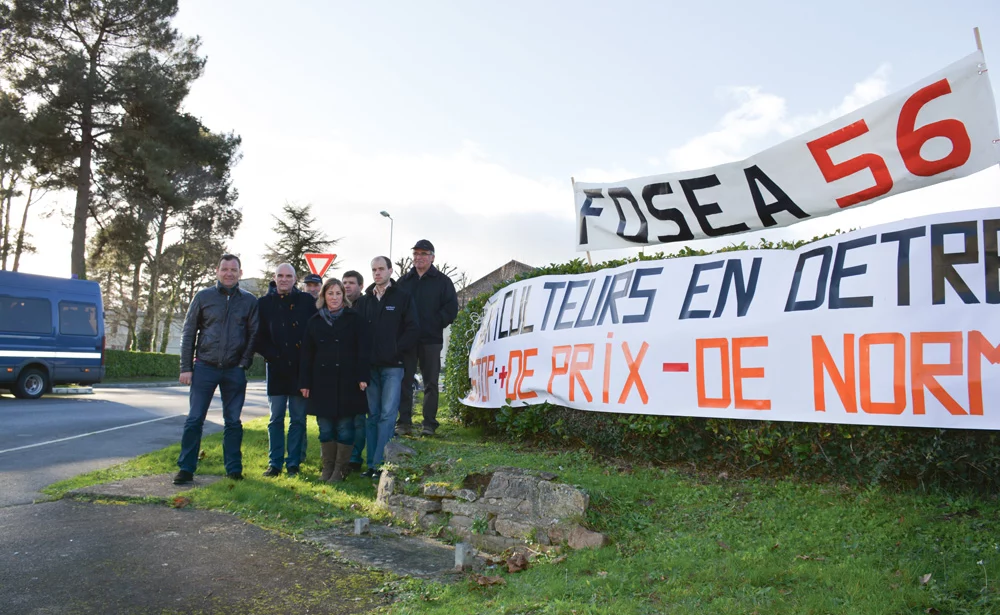 fdsea-56-crise-conjoncture-francois-hollande-14-janvier-2016-saint-cyr-coetquidan - Illustration La FDSEA tente d’interpeller le président