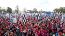 manifestation-bonnet-rouge-pacte-d-avenir-economie-environnement-ecotaxe