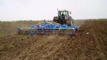 travail-sol-agronomie-dechaumeur-strip-till-decompactage-cuma