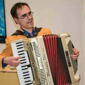 Wenceslas Hervieux, à l'accordéon