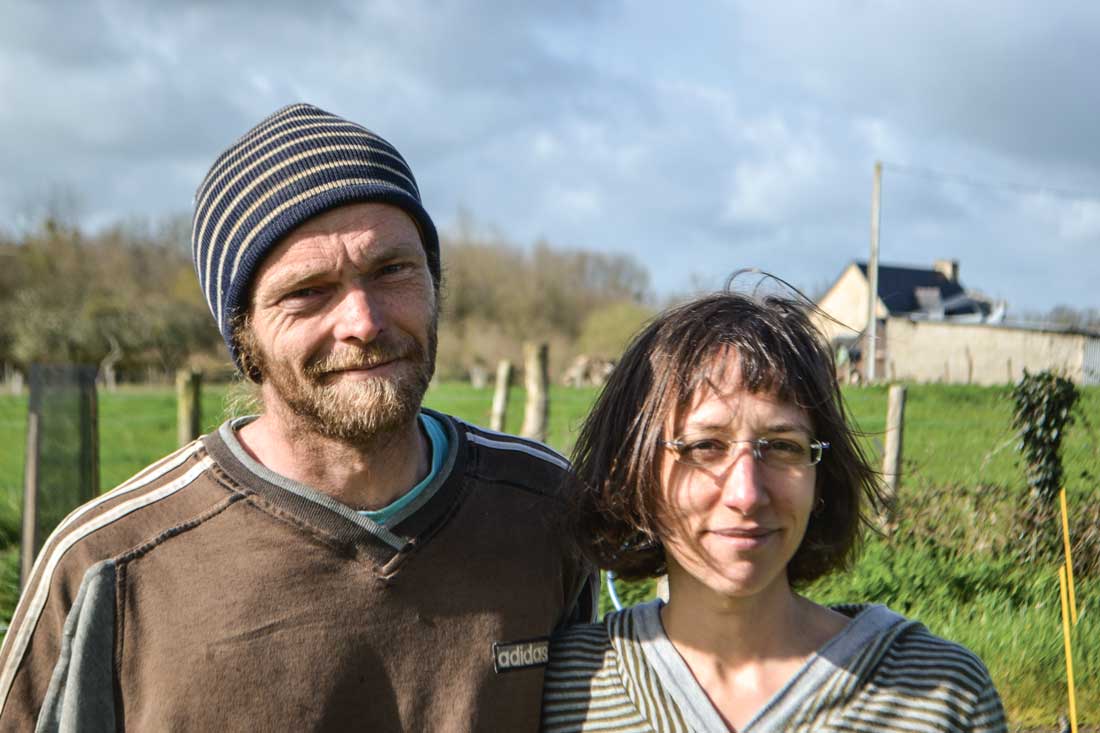 Samuel et Mathilde Duguépéroux, éleveurs à Gahard (35).