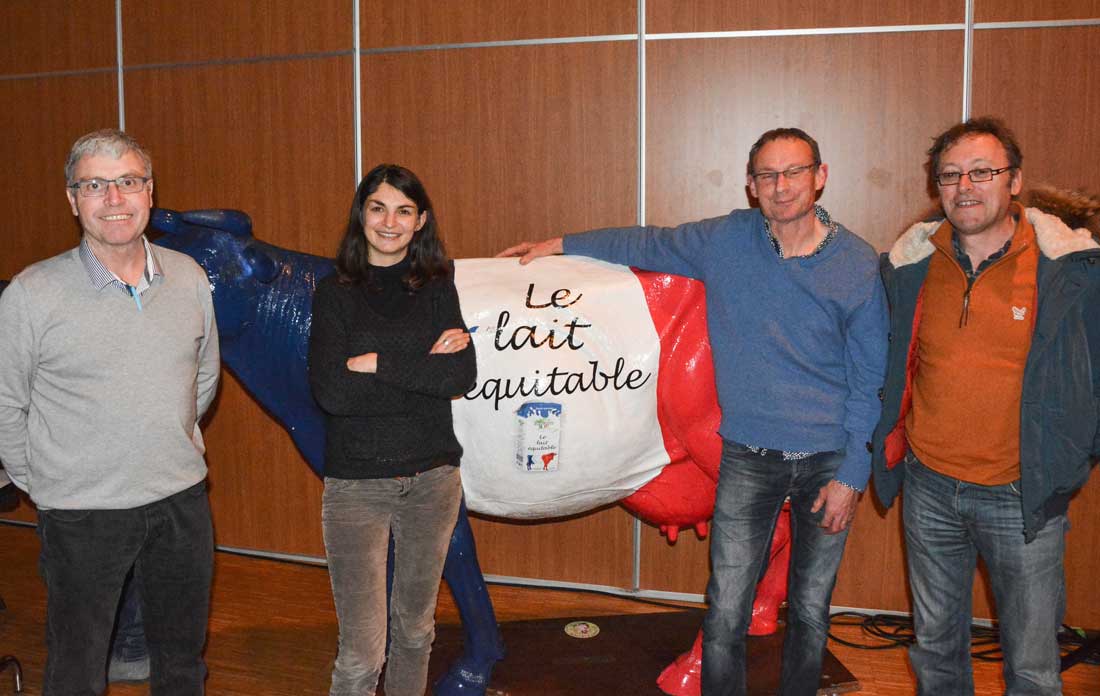 De gauche à droite : Christophe Baron, président de Biolait, Aurélie Trouvé, enseignant-chercheur à l’Agro Paris Tech, Christian Hascoët, de l’association des producteurs indépendants (Apli) et Pierre Viste, producteur de lait dans la Manche. - Illustration « Sans régulation, point de salut »