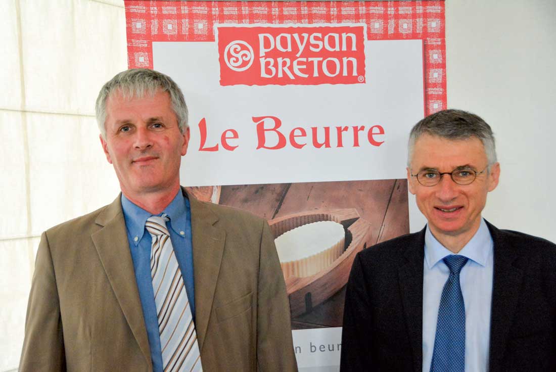 Guy Le Bars et Christian Couilleau pensent que « l’avenir n’est pas dans la vente de liquide blanc, mais dans les produits à forte valeur ajoutée ». - Illustration Investissement et innovations pour tordre le cou à la crise