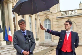 ministre-le-foll-parapluie