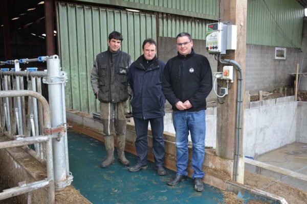 De droite à gauche : Kevin Le Roux, technico-commercial Fermequip, Philippe Monterrin, CK-Industries et Benoît Sidaner.