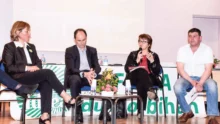 Légende : Marie-Andrée Luherne (FDSEA 56), Frédéric Duval (Medef Bretagne), Christiane Lambert (FNSEA) et Thomas Guégan (JA 56)