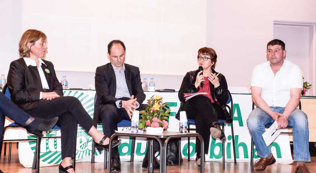 Légende : Marie-Andrée Luherne (FDSEA 56), Frédéric Duval (Medef Bretagne), Christiane Lambert (FNSEA) et Thomas Guégan (JA 56)
