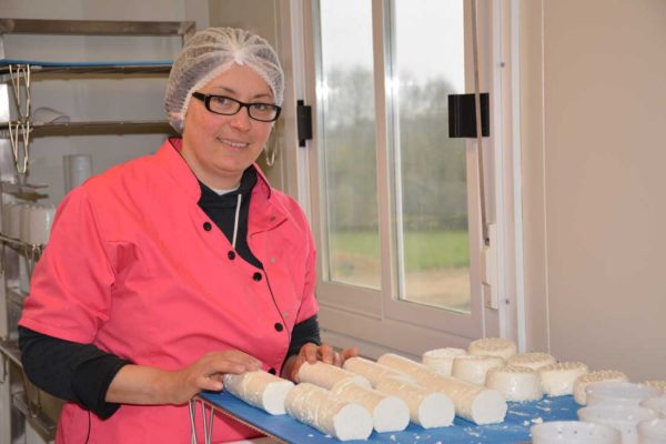 Gaëlle Cail dans son laboratoire de transformation.