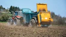 L’épandeur Rolland avec table d’épandage a travaillé sur 18 m de largeur.