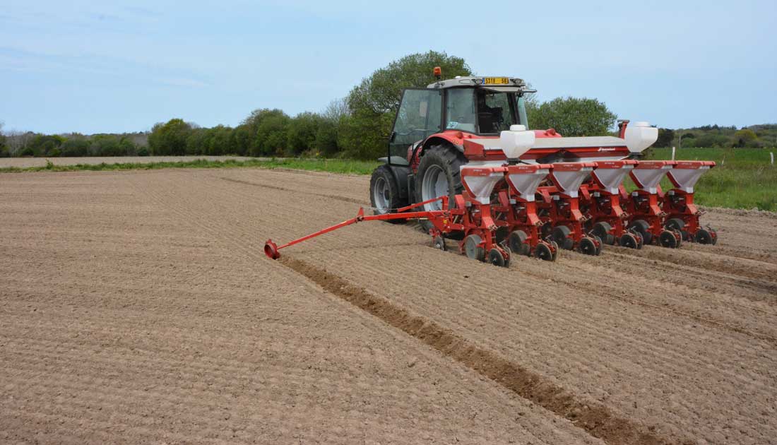 semoir-kverneland - Illustration IM Farming : une distribution électrique, un semis précis