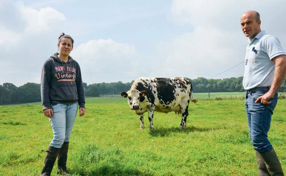 Amandine Le Bras, salariée et Stéphane Hirrien ouvriront les portes de la ferme le 23 juin prochain. - Illustration Innov’Action : produire du lait, simplement