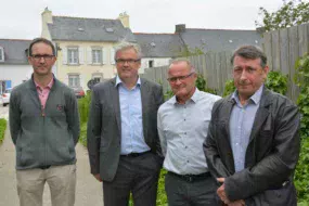 De gauche à droite : Rémi Berthevas, responsable technique, Jacques Guéguen, directeur, François Pot, président et Philippe Bourhis, vice-président.