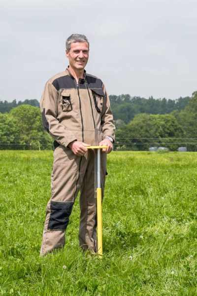 Emmanuel Nourry avoue gérer beaucoup mieux ses prairies qui sont désormais plus productives. Au final, en 2015, son troupeau de 40 vaches laitières n’a consommé que 3 t d’aliment.  