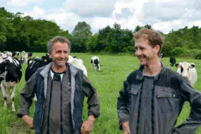 Pour Denis et Mathieu Chauveau, « la première idée était de mettre des couverts et de les récolter ». Maintenant, ils réfléchissent aussi à mettre des couverts agronomiques.