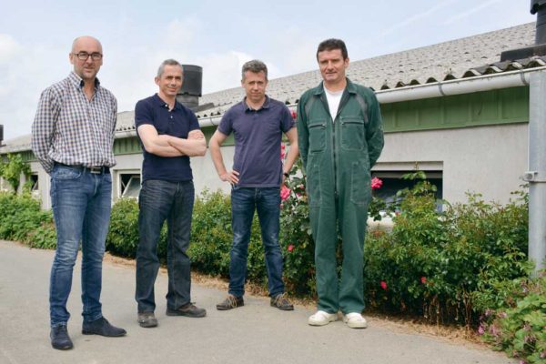Thierry Le Vern, salarié de l’EARL ; Hervé Conan, technicien Aveltis ; Bruno Guézennec, éleveur et Yves Rouault, directeur adjoint d’ADN.