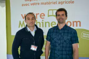 Jean-Michel Lamothe, concepter de votremachine.com et Sébastien Bellec, agriculteur à Peuton (53), référent pour ce nouveau concept dans le Grand Ouest.