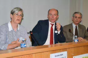 De gauche à droite : Danielle Even, Arnold Puech d'Alissac, et David G. Salmon.