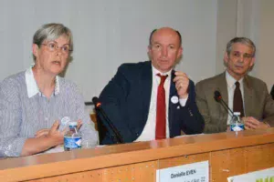 De gauche à droite : Danielle Even, Arnold Puech d'Alissac, et David G. Salmon.