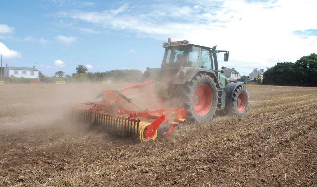 dechaumeur-disque-sol-sec - Illustration Conditions sèches pour les semis de colza