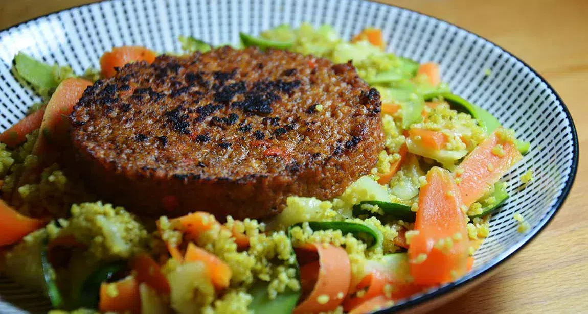 steack-soja-vegan - Illustration Egalim : les menus végétariens à l’essai dans les cantines scolaires pendant 2 ans