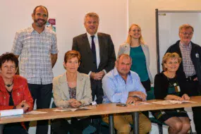 De gauche à droite : Nicole Le Peih, Gaëtan Le Seyec, Catherine Rolling, directrice adjointe du lycée du Gros Chêne, Thierry Grimaud, du Crédit agricole, Yannick Rolland, président, Océane Dewavrin de la Chambre d'agriculture, Christine Le Strat, maire de Pontivy et Jean-François Guillaume présentaient le programme la semaine dernière dans les locaux du Gros Chêne.