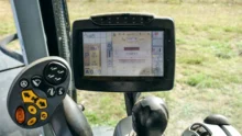 La gestion des paramètres de semis se fait sur l’écran d’origine du tracteur équipé de la fonction Isobus.