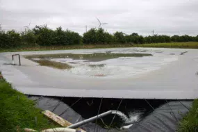 Un système de pompage permet un mélange de 25 à 40 % d’eau de pluie avec de l’eau de forage.