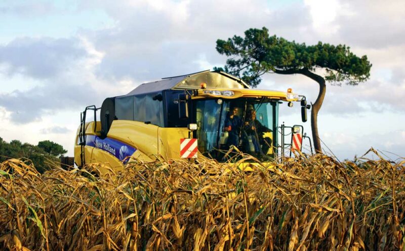 Les images de Vincent Lastennet retracent l’évolution du matériel agricole sur les 20 dernières années.