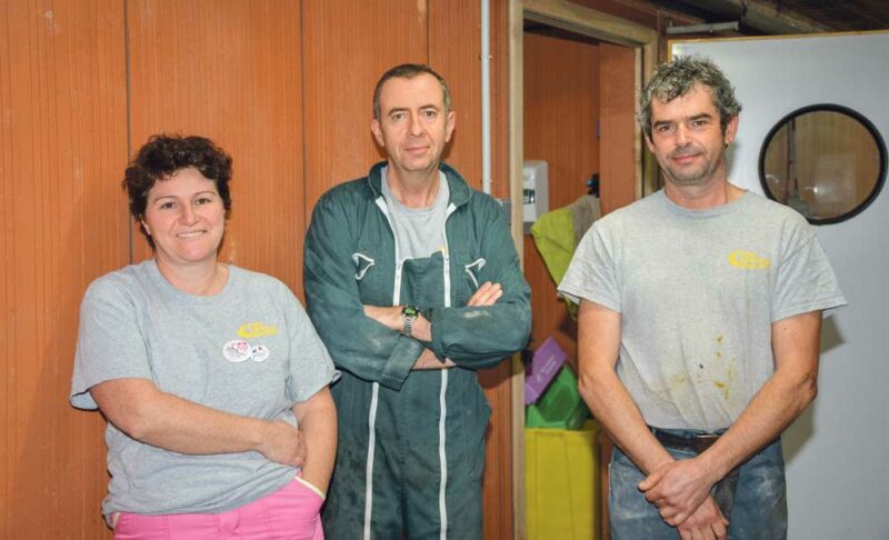 Lydia et Philippe Le Clere avec Bruno Le Roy, animateur technique Sanders (au centre).