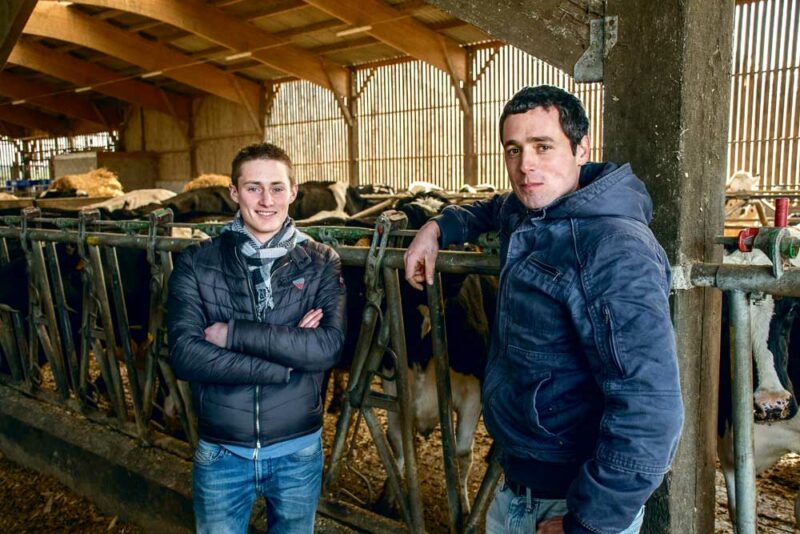 Vendredi 20 janvier, Maxime Taurin et Jonhatan Roulin ont accueilli les présidents des Chambres d’agriculture de Bretagne sur leur exploitation à l’occasion d’une conférence de presse sur la régionalisation des instances consulaires agricoles bretonnes.