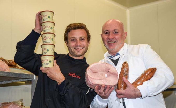 Amoureux de  leur métier, Bertrand Beucher et son gendre François sont enthousiastes à l’idée de monter à Paris en famille pour la présentation de leurs produits au Concours général agricole.  